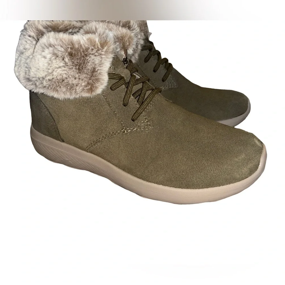 Skechers On the Go Water Resistant Suede Boots Winter Chill Olive